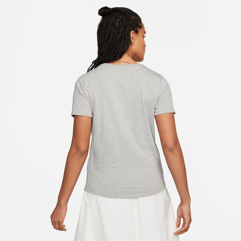 nike-sportswear-club-essentials-gris-dx7902-063-2.png