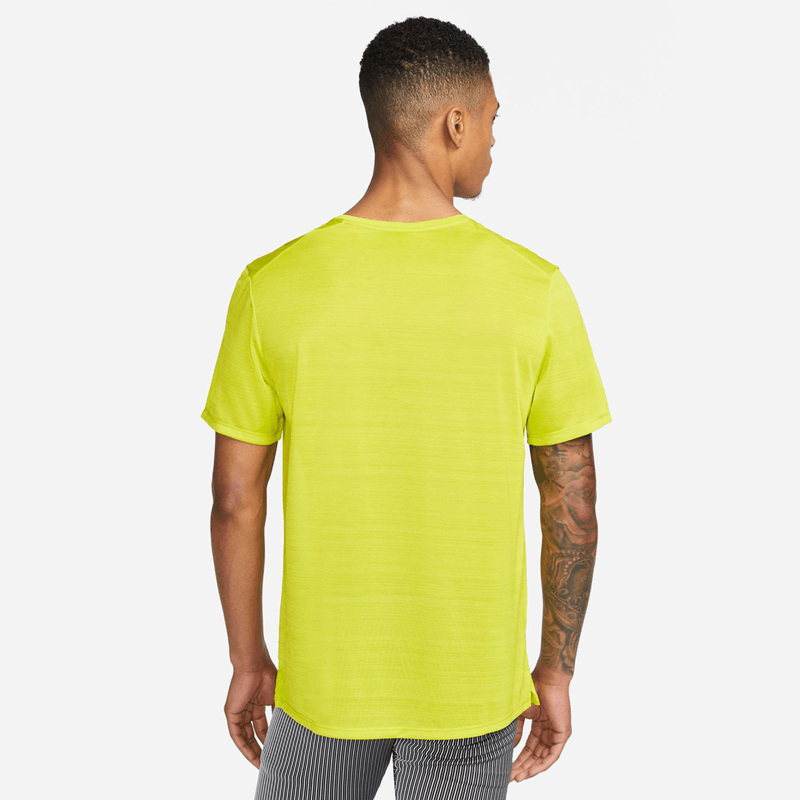 nike-dri-fit-miler-amarilla-dx0874-308-2.png