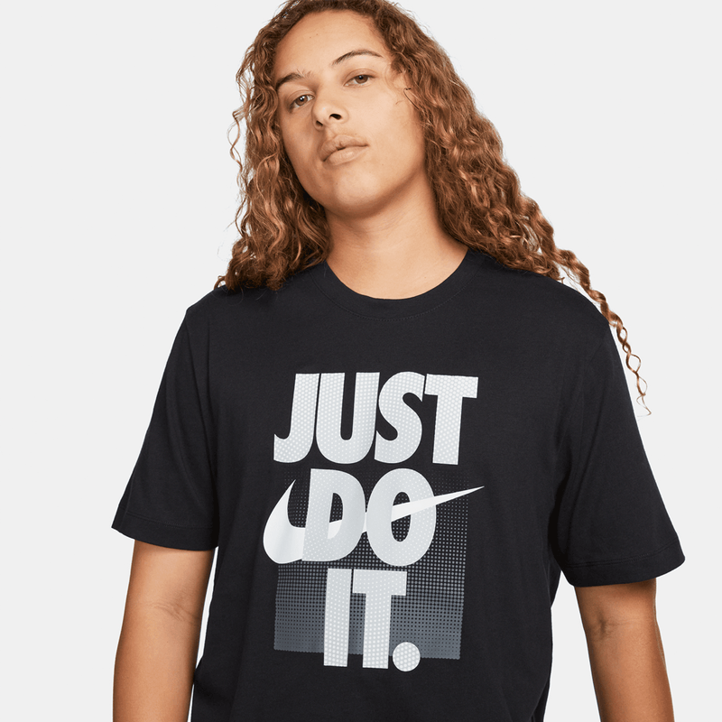 nike-sportswear-negra-dz2993-010-3.png