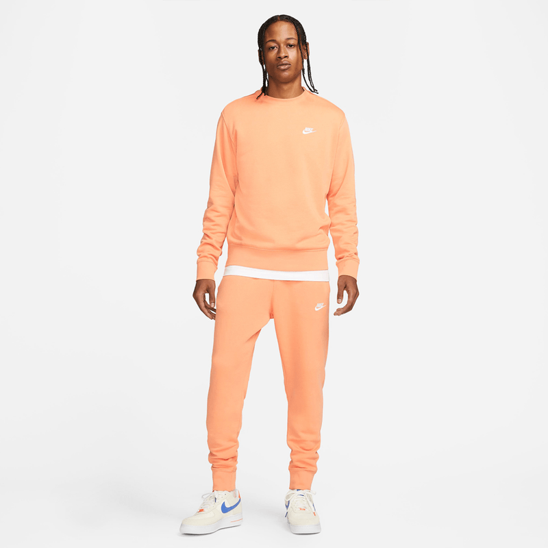 nike-sportswear-club-naranja-bv2679-871-3.png