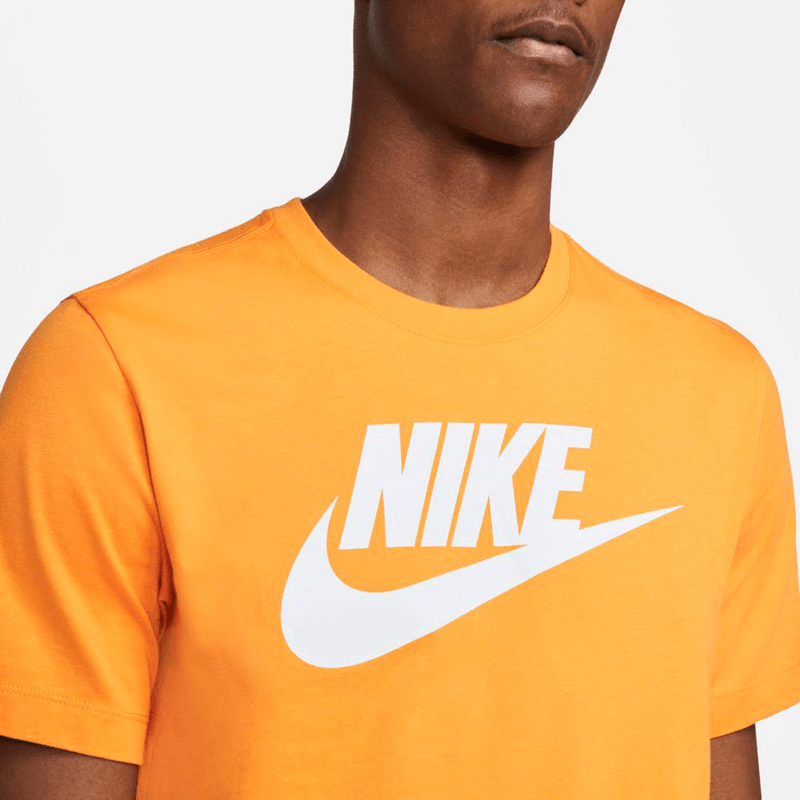 nike-sportswear-naranja-ar5004-887-2.png