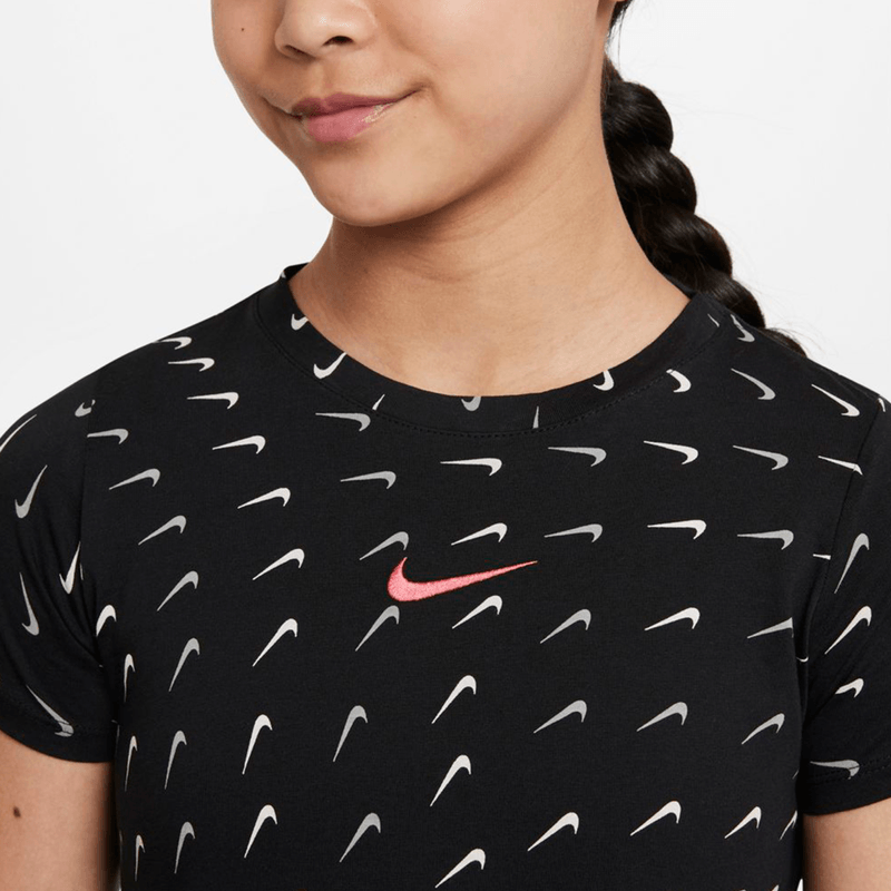 nike-sportswear-negra-do1332-010-3.png