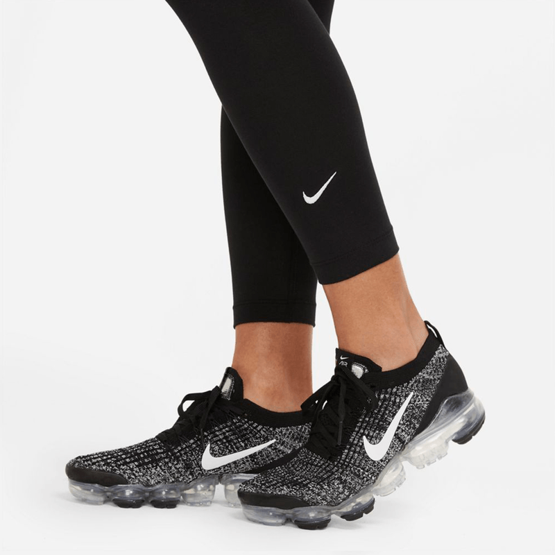 nike-sportswear-essential-negras-cz8532-010-3.png