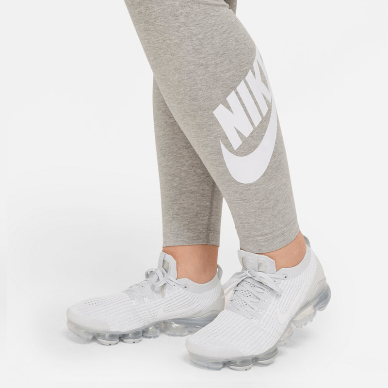 nike-sportswear-essential-grises-cz8528-063-3.png