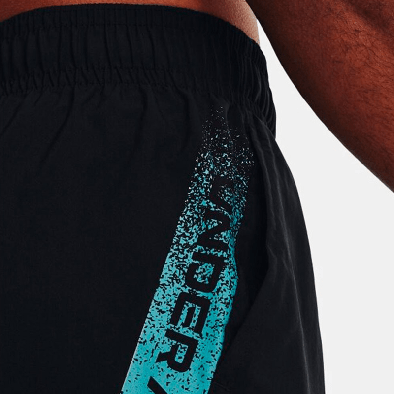 under-armour-woven-graphic-negro-1370388-005-3.png