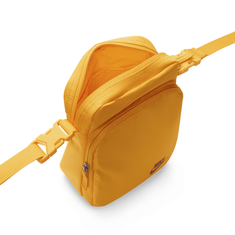 nike-heritage-amarilla-db0456-717-5.png