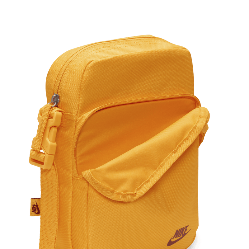nike-heritage-amarilla-db0456-717-6.png