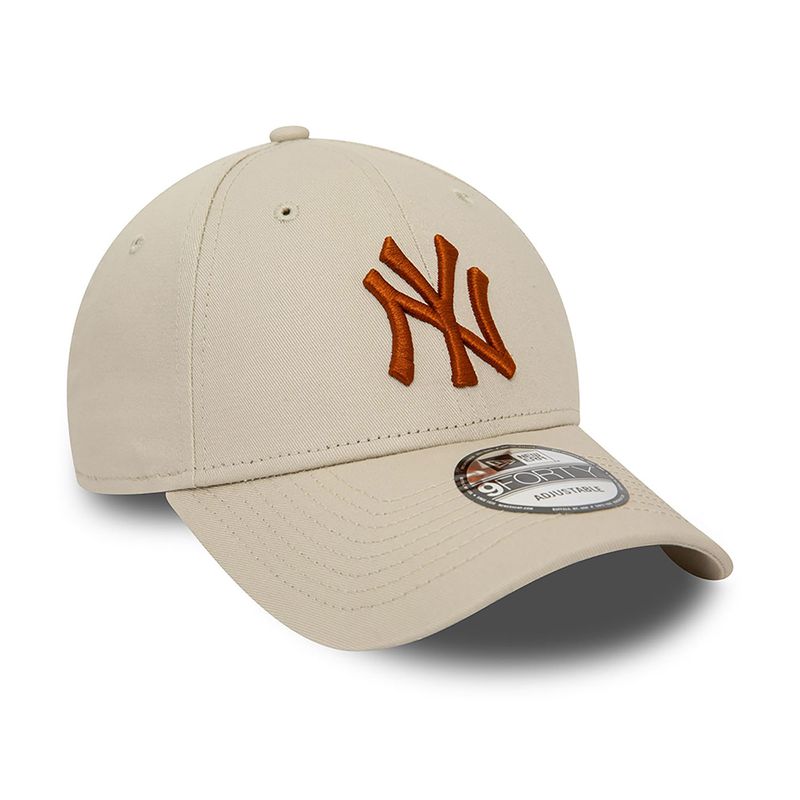 new-era-new-york-yankees-league-essential-9forty-beige-60435209-270-2.jpeg