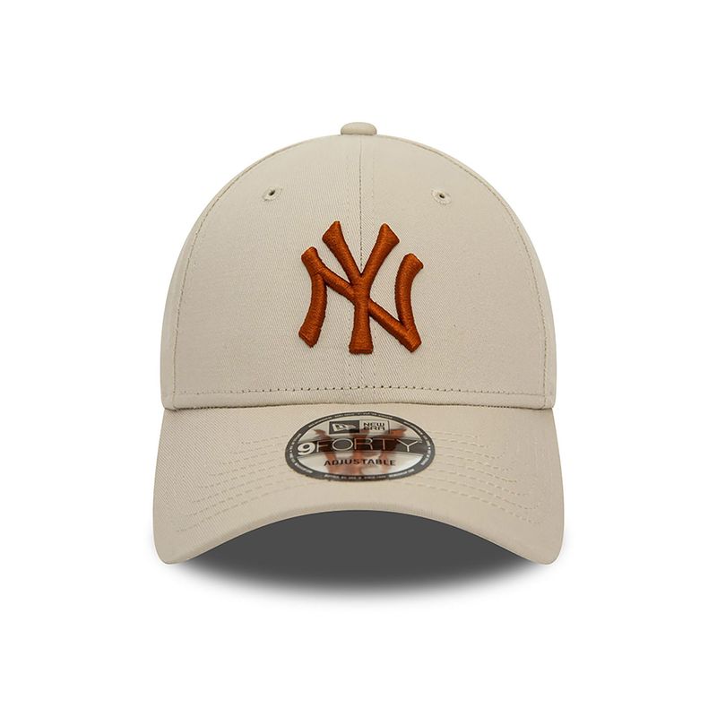 new-era-new-york-yankees-league-essential-9forty-beige-60435209-270-3.jpeg