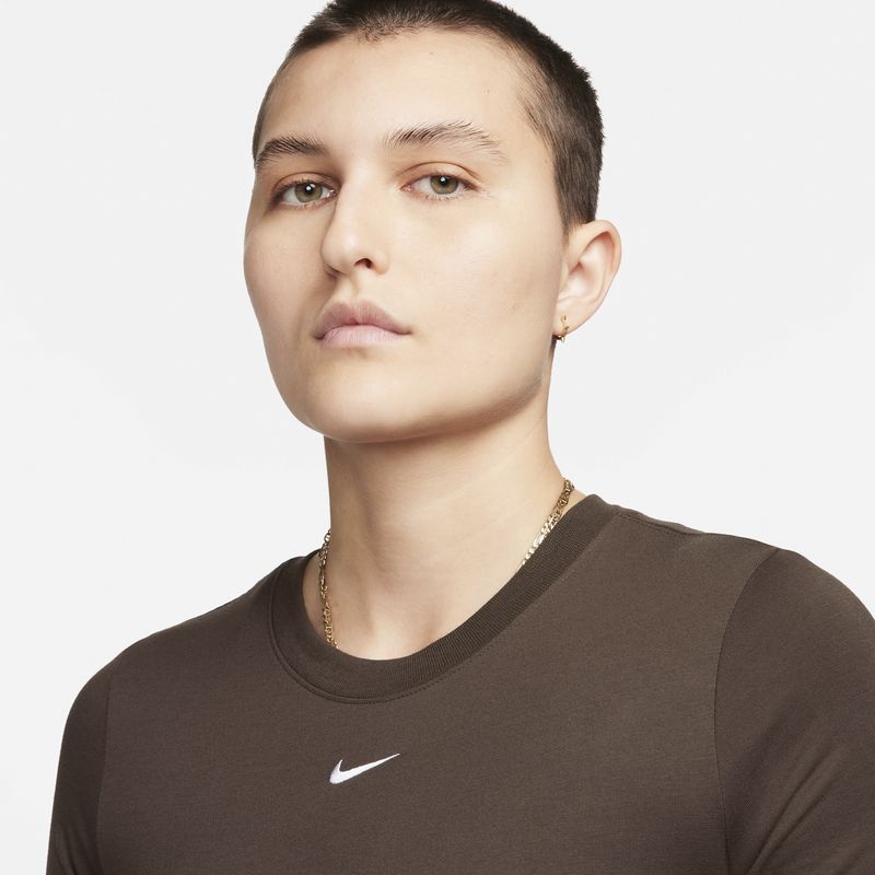 nike-sportswear-essential-marron-fb2873-237-3.jpeg