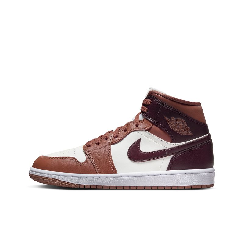 Zapatillas NIKE Air Jordan 1 Mid Marrones Foot on Mars