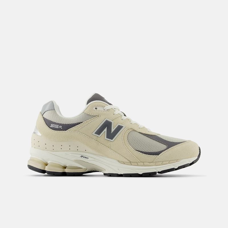 new-balance-2002r-beiges-m2002rfa-1.jpeg