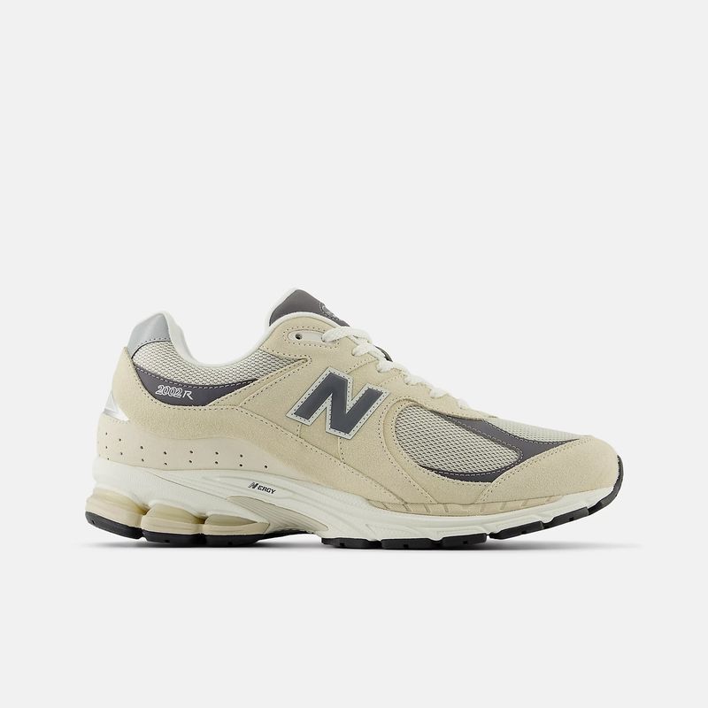 new-balance-2002r-beiges-m2002rfa-1.jpeg