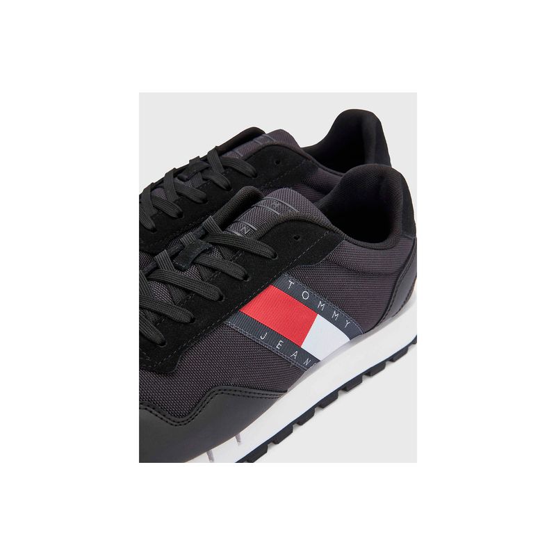 tommy-jeans-retro-runner-essential-negras-em0em01081bds-5.jpeg