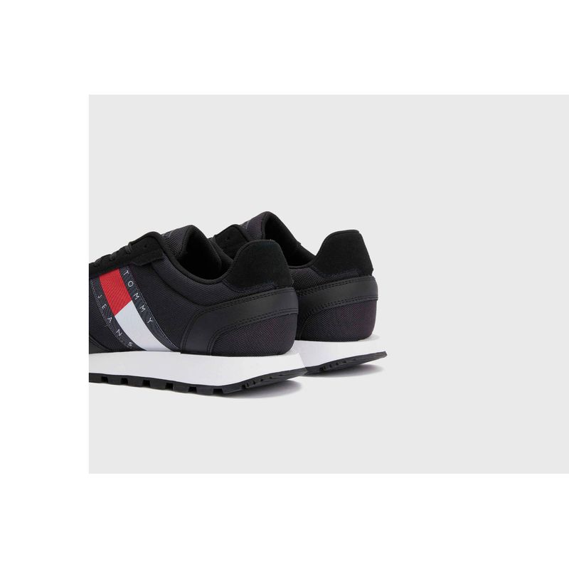 tommy-jeans-retro-runner-essential-negras-em0em01081bds-6.jpeg