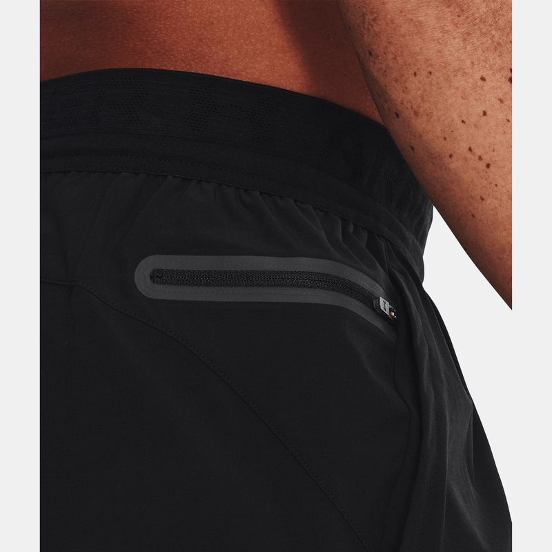 under-armour-armourprint-peak-woven-negra-1376788-001-4.png