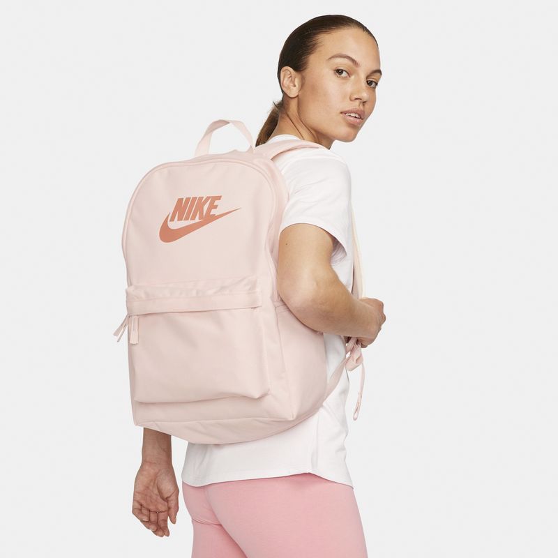 nike-heritage-rosas-dc4244-838-1.jpeg