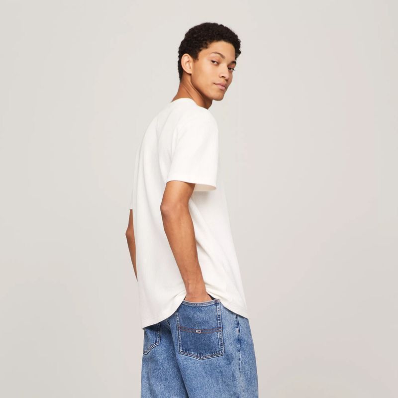 tommy-jeans-textura-gofrada-con-bolsillo-blanca-dm0dm18651ybh-2.jpeg