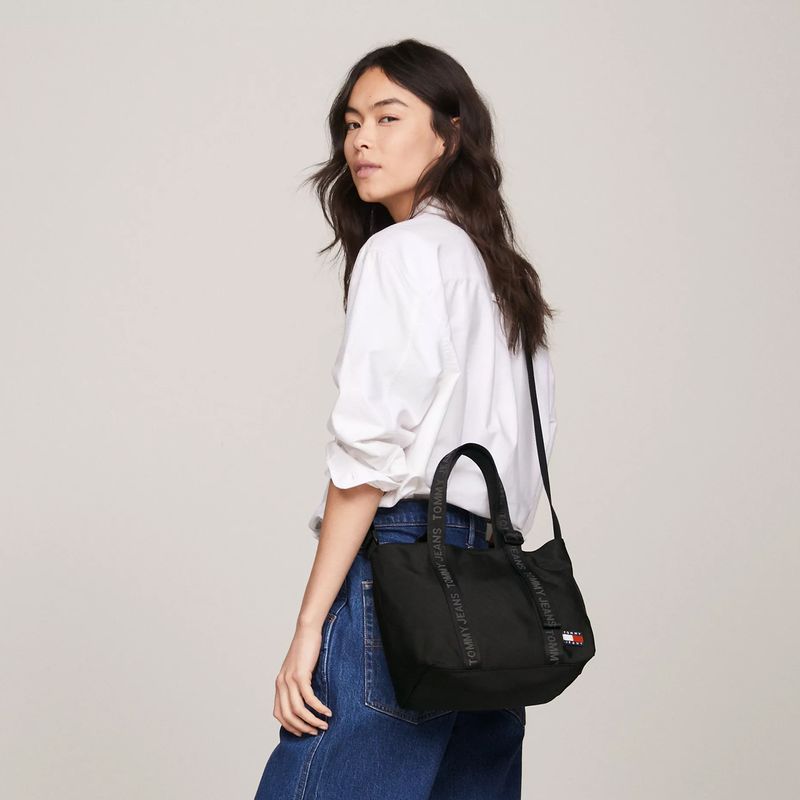 tommy-jeans-tote-essential-negro-aw0aw15817bds-1.jpeg