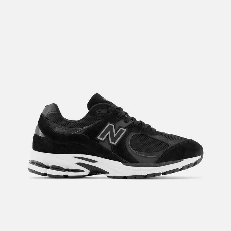 new-balance-2002r-negras-m2002rbk-1.jpeg