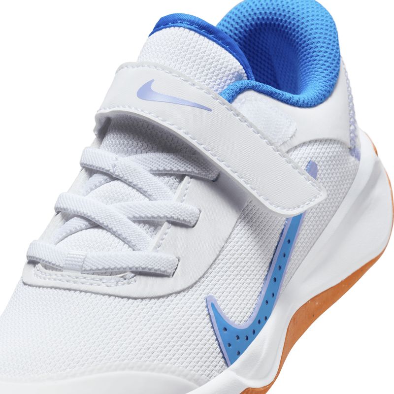 nike-omni-multi-court-blanco-y-azul-dm9026-107-8.jpeg