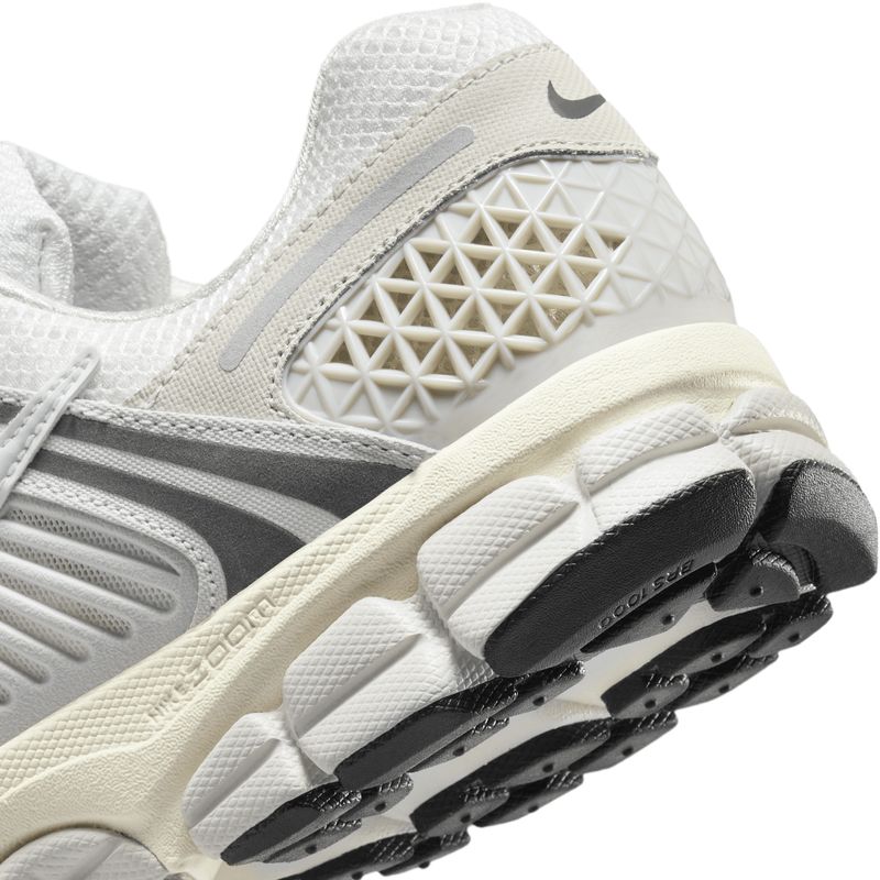 nike-zoom-vomero-5-gris-hf0731-007-8.jpeg