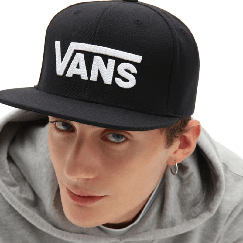 vans-drop-v-ii-snapback-negra-vn0a36ory281-1.png