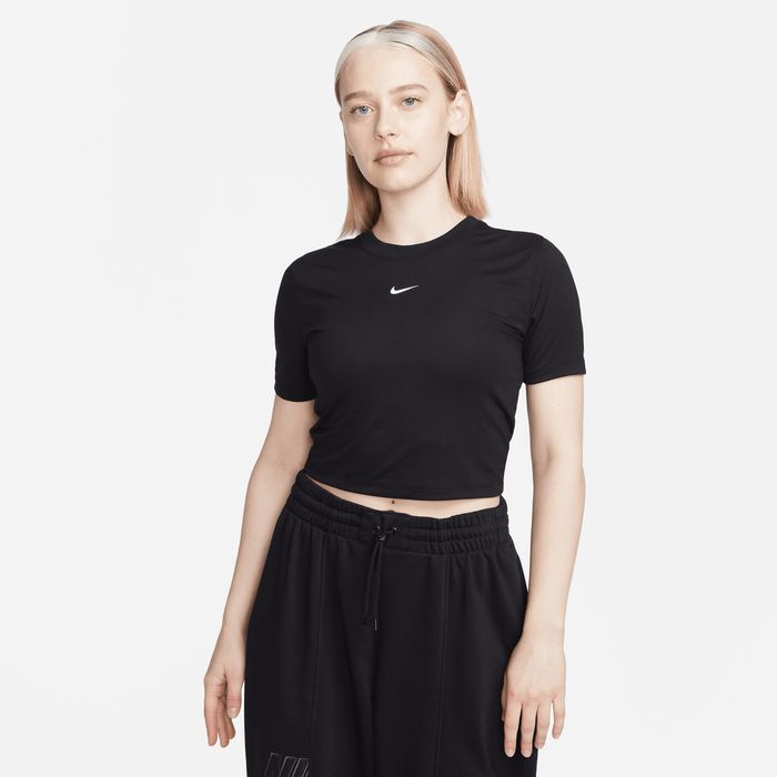 Sportswear Essential