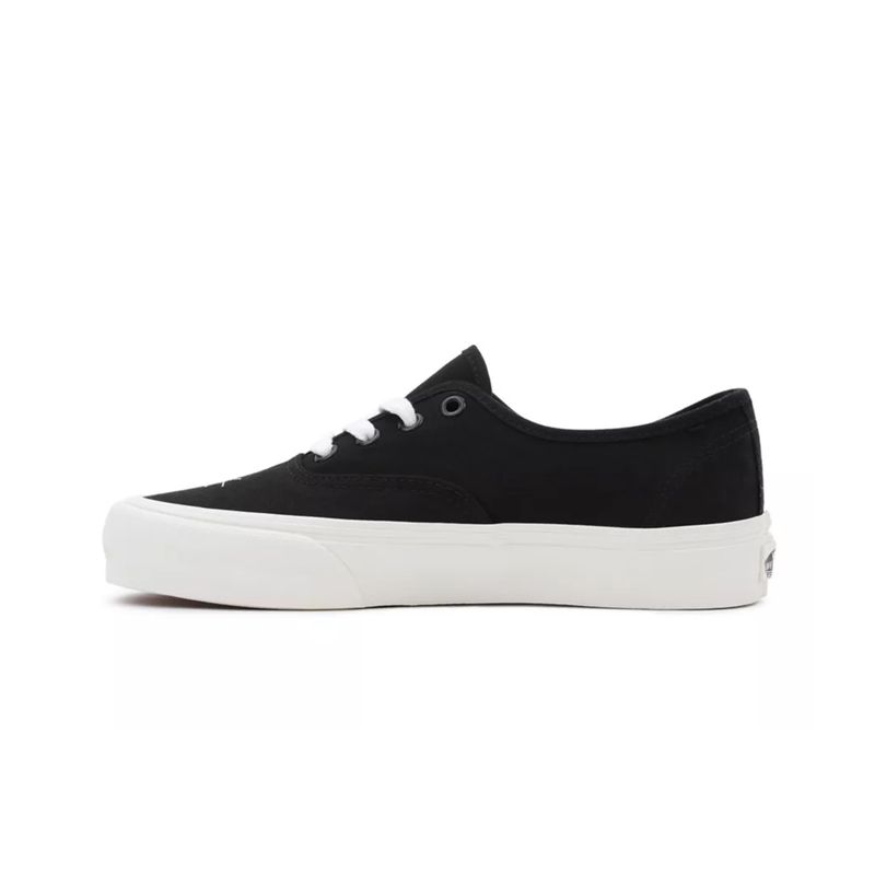 vans-authentic-vr3-negras-vn0005udbm81-4.jpeg