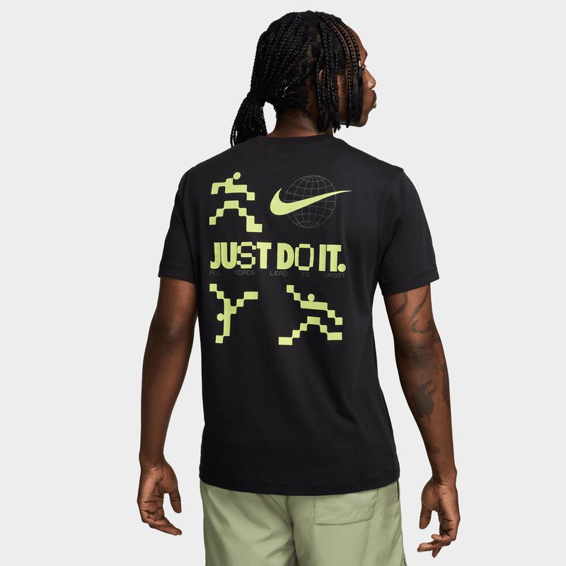 nike-sportswear-negra-fv3765-010-2.jpeg