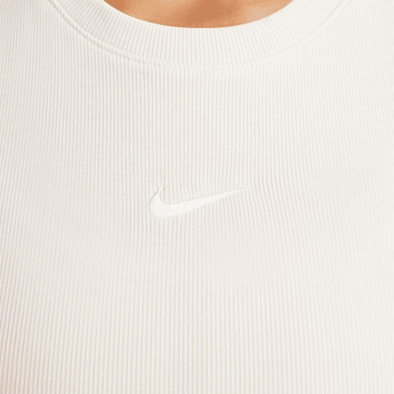 nike-sportswear-essentials-blanca-fb8279-104-4.jpeg