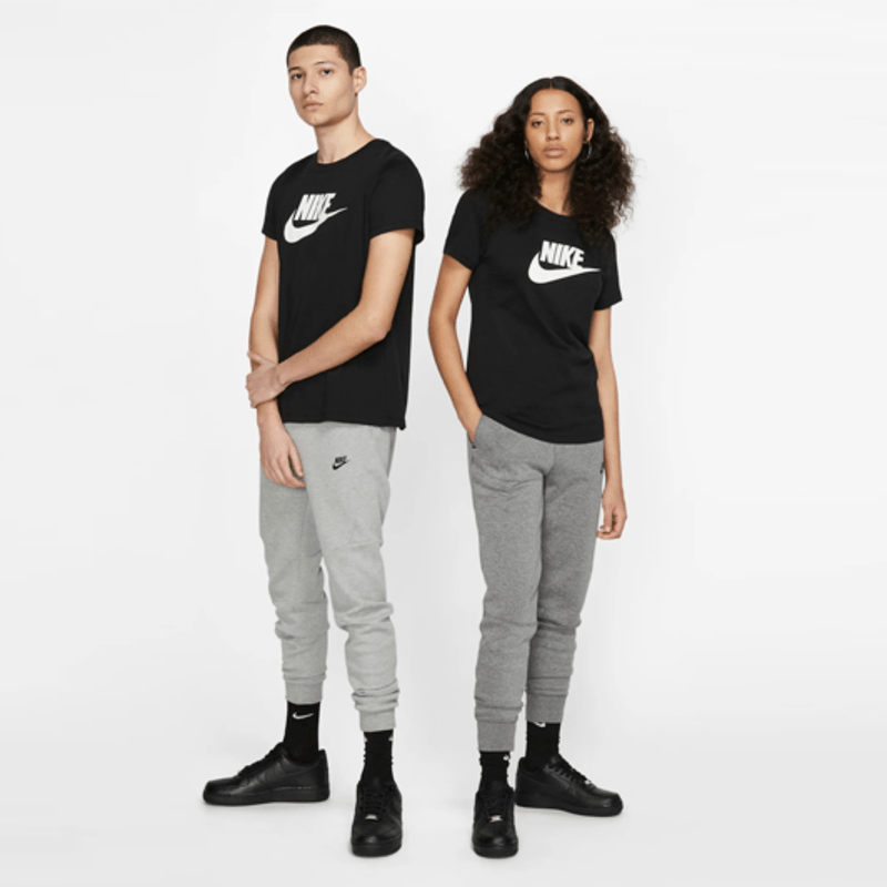 nike-sportswear-essential-negra-bv6169-010-2.png