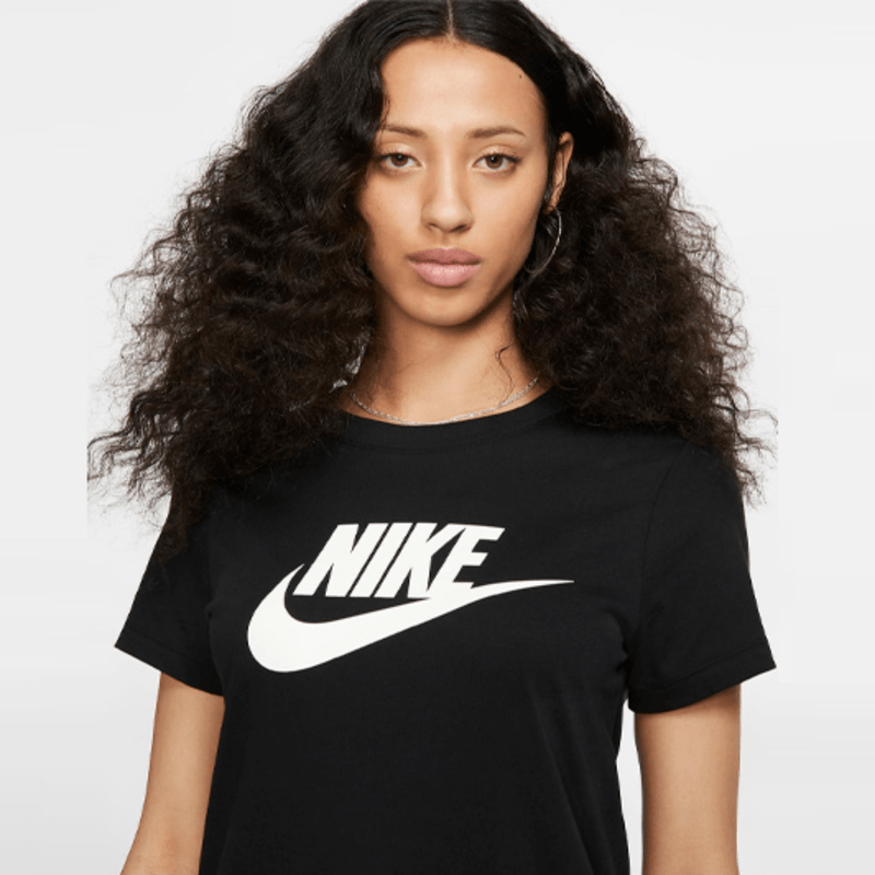 nike-sportswear-essential-negra-bv6169-010-3.png