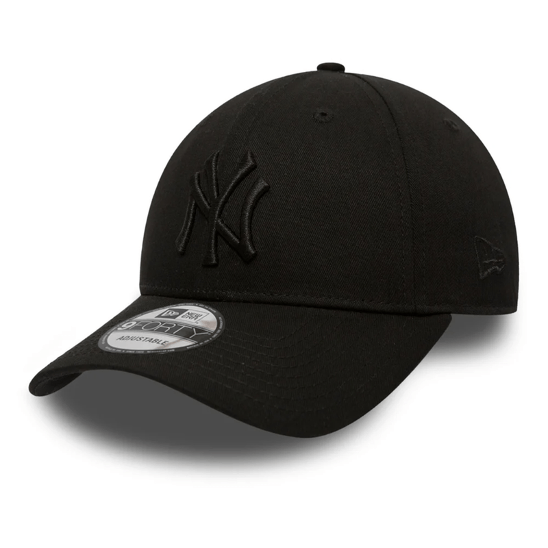 new-era-new-york-yankees-essential-negra-80468932-1.png