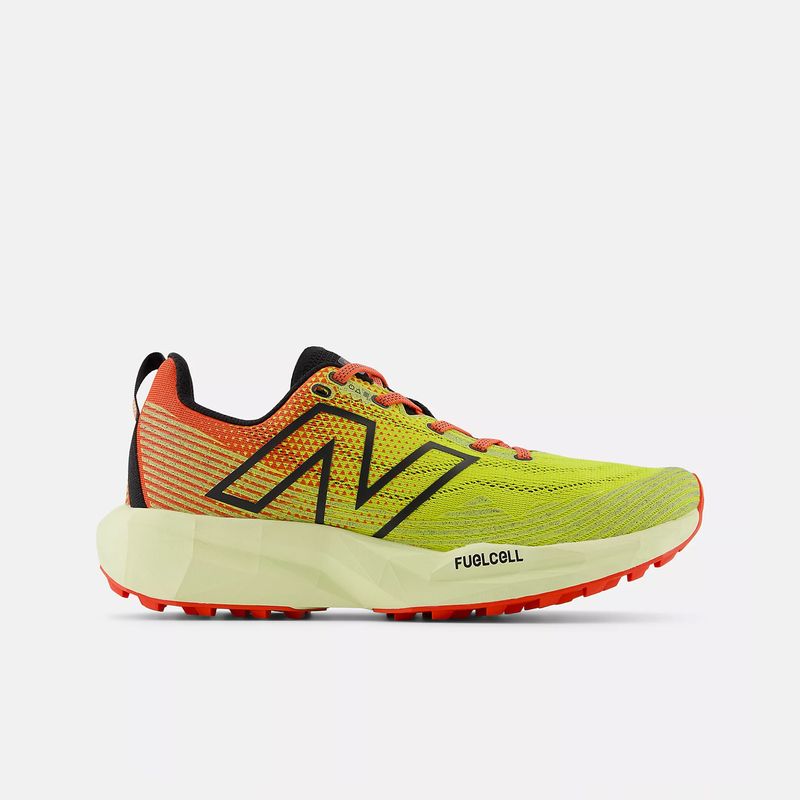 new-balance-fuelcell-venym-amarillas-mtvnymy-1.jpeg