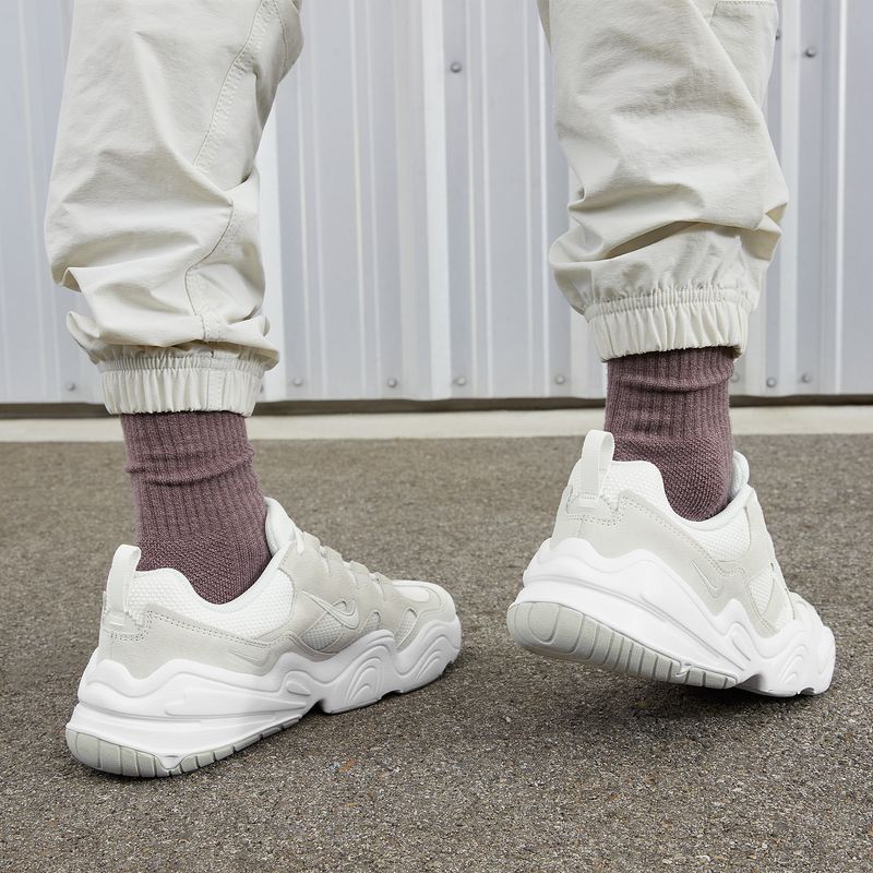 nike-tech-hera-beiges-fj9532-100-3.jpeg