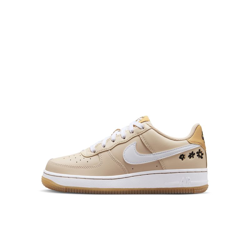 nike-air-force-1-se-beiges-fz1615-100-1.jpeg