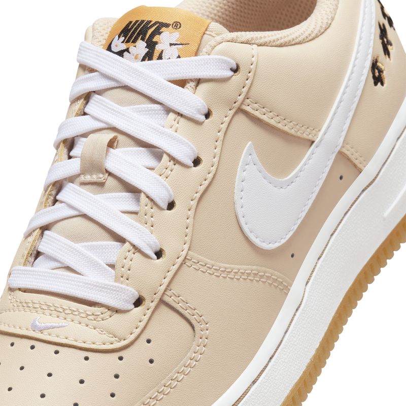 nike-air-force-1-se-beiges-fz1615-100-7.jpeg