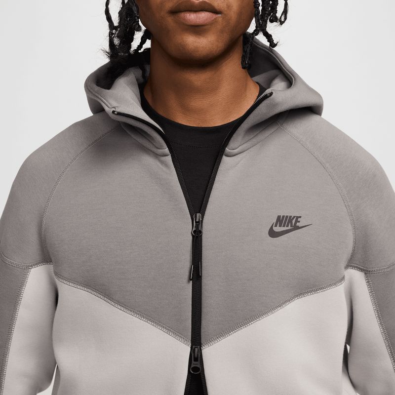 nike-tech-fleece-gris-fb7921-014-3.jpeg