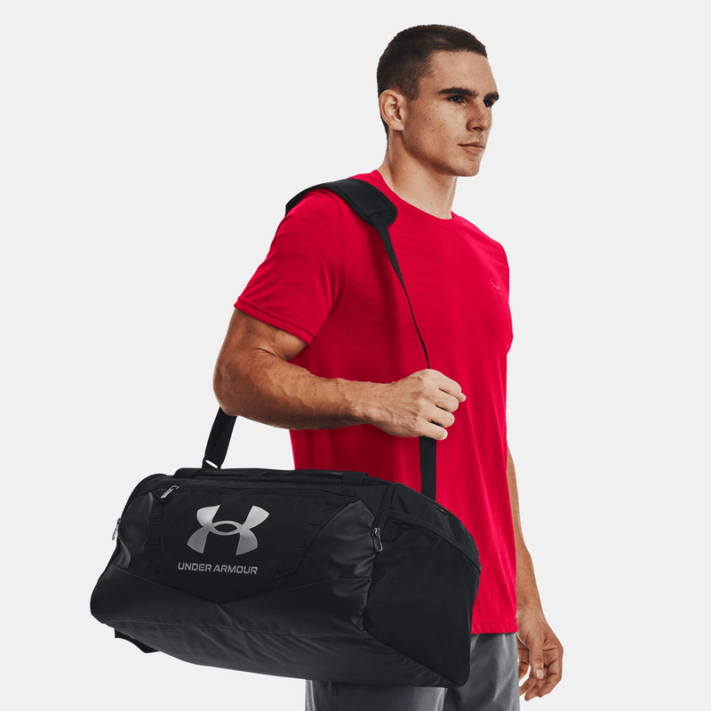 under-armour-undeniable-5.0-duffle-negra-1369222-001-1.png