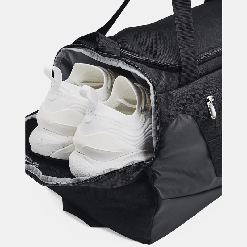 under-armour-undeniable-5.0-duffle-negra-1369222-001-4.png