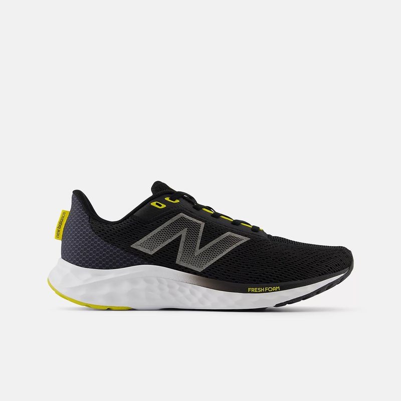 new-balance-fresh-foam-arishi-v4-negras-marisyy4-1.jpeg