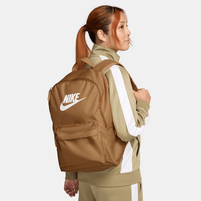 Mochila nike marron on sale