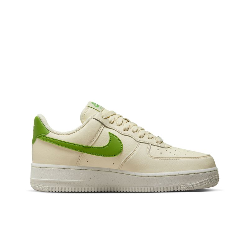 nike-air-force-1--07-se-amarillas-dv3808-102-2.jpeg