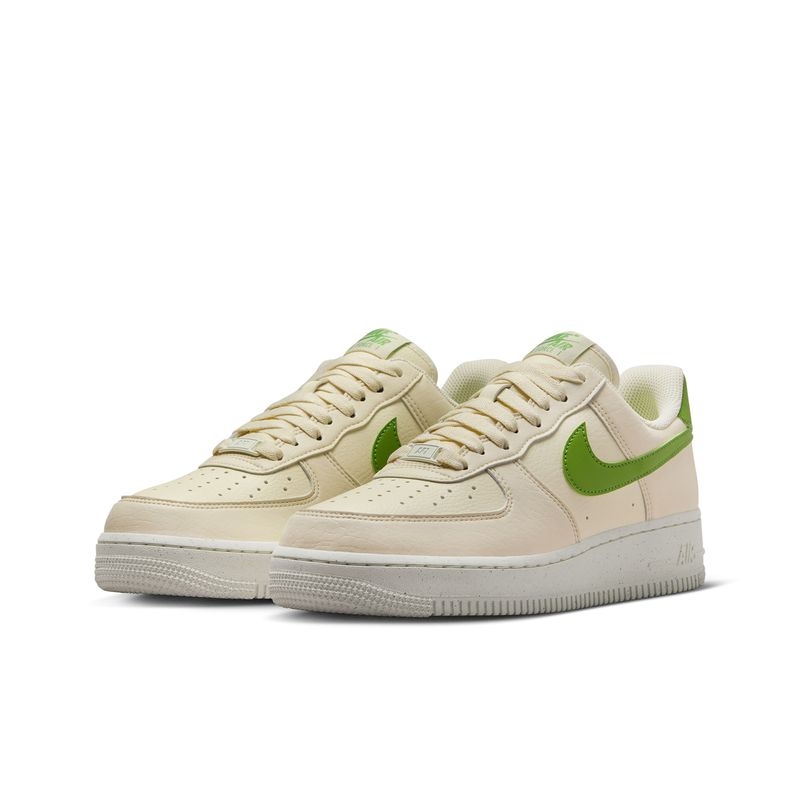 nike-air-force-1--07-se-amarillas-dv3808-102-3.jpeg