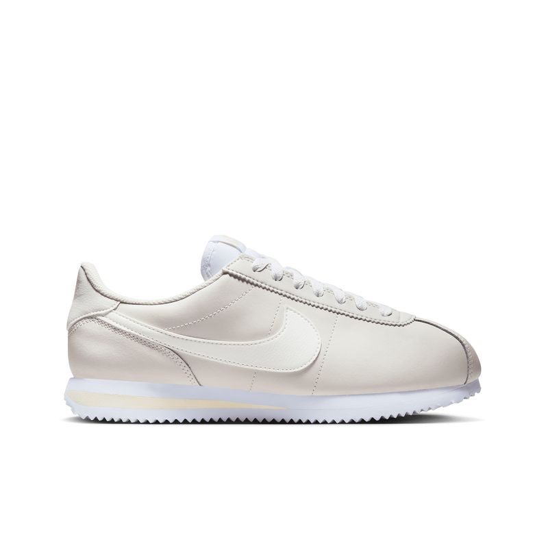 nike-cortez--dn1791-002-2.jpeg