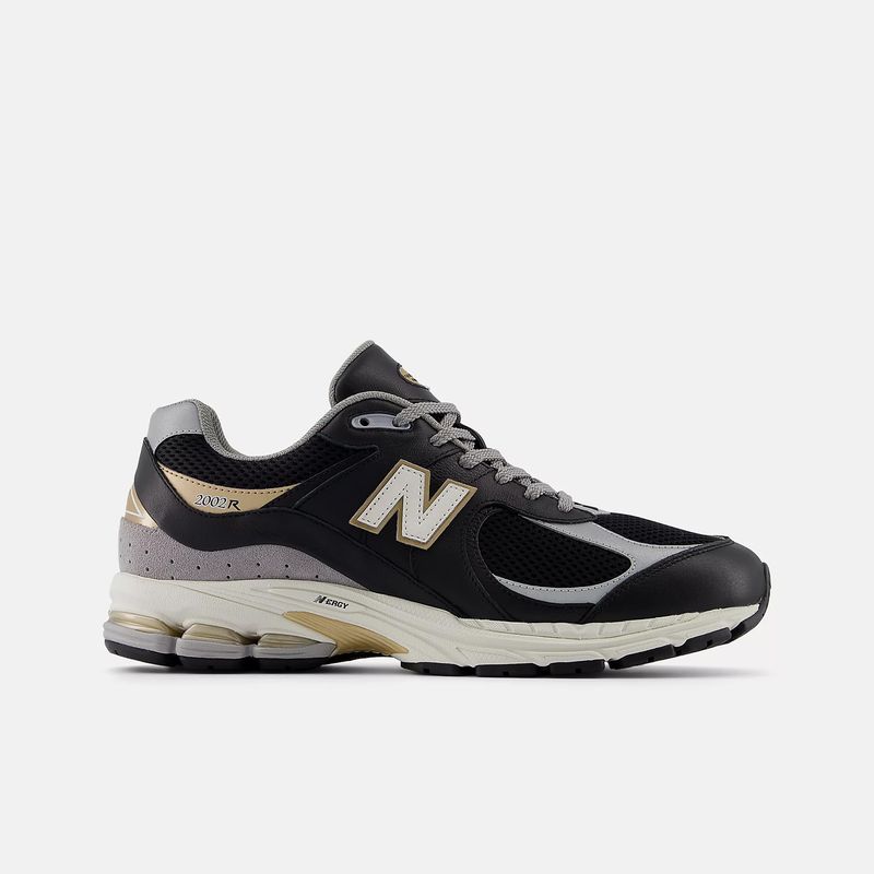 new-balance-2002r-negras-m2002rpo-1.jpeg