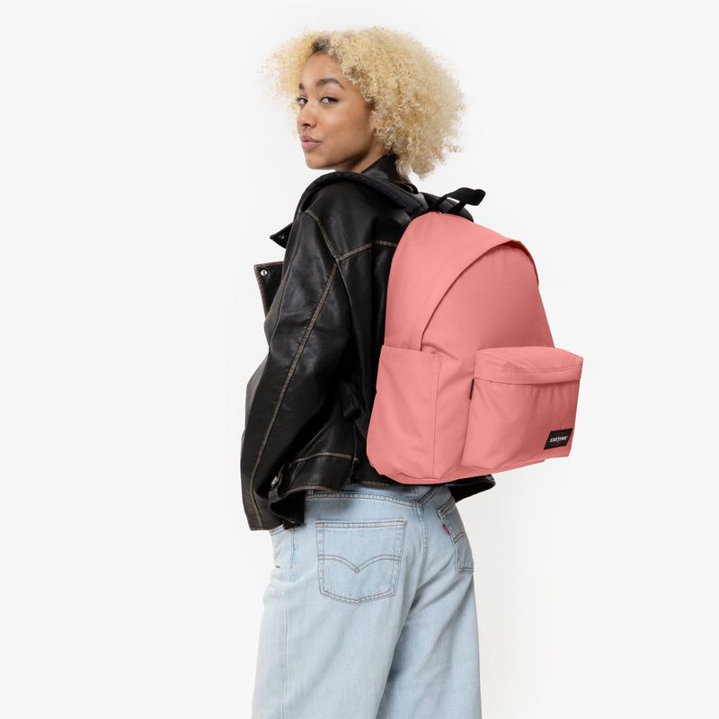 eastpak-day-pak-r-rosa-ek0a5bg40o81-1.jpeg