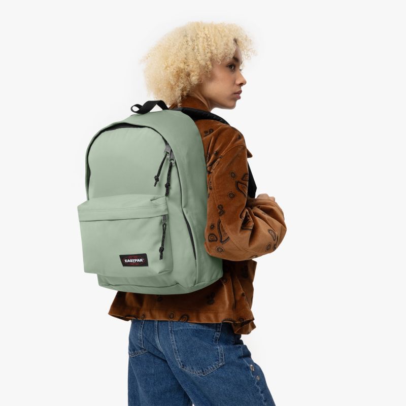 eastpak-out-of-office-verde-ek0007671o21-1.jpeg