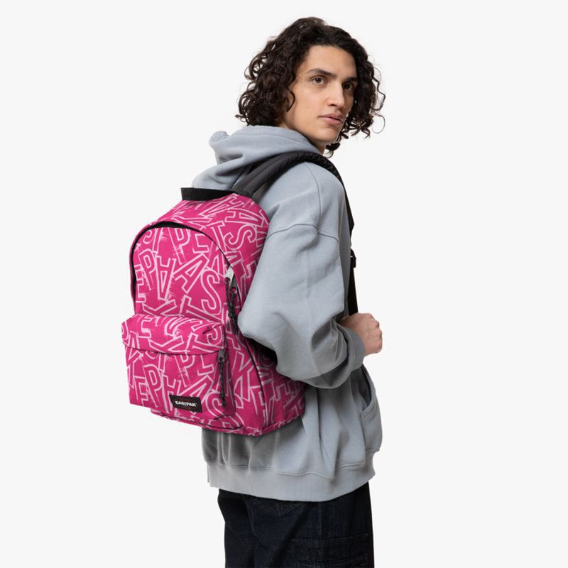 eastpak-out-of-office-rosa-ek0007672o21-1.jpeg